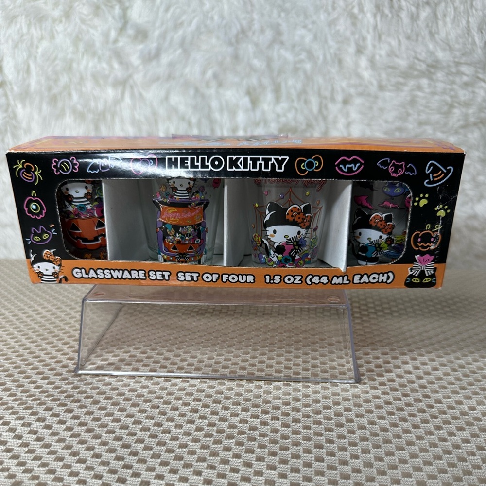 Hello Kitty Halloween Shot Glassware Set